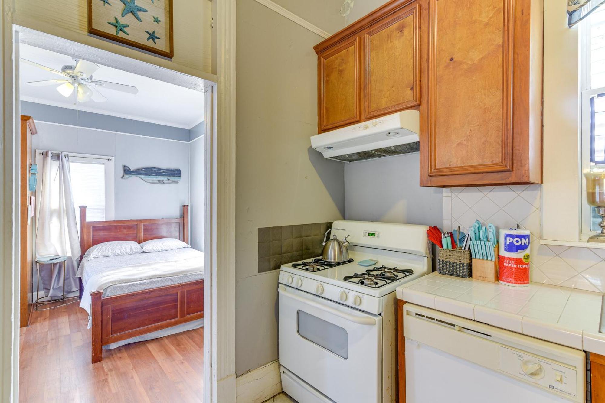 Coastal Galveston Studio About 1 Mi To Beach! Extérieur photo
